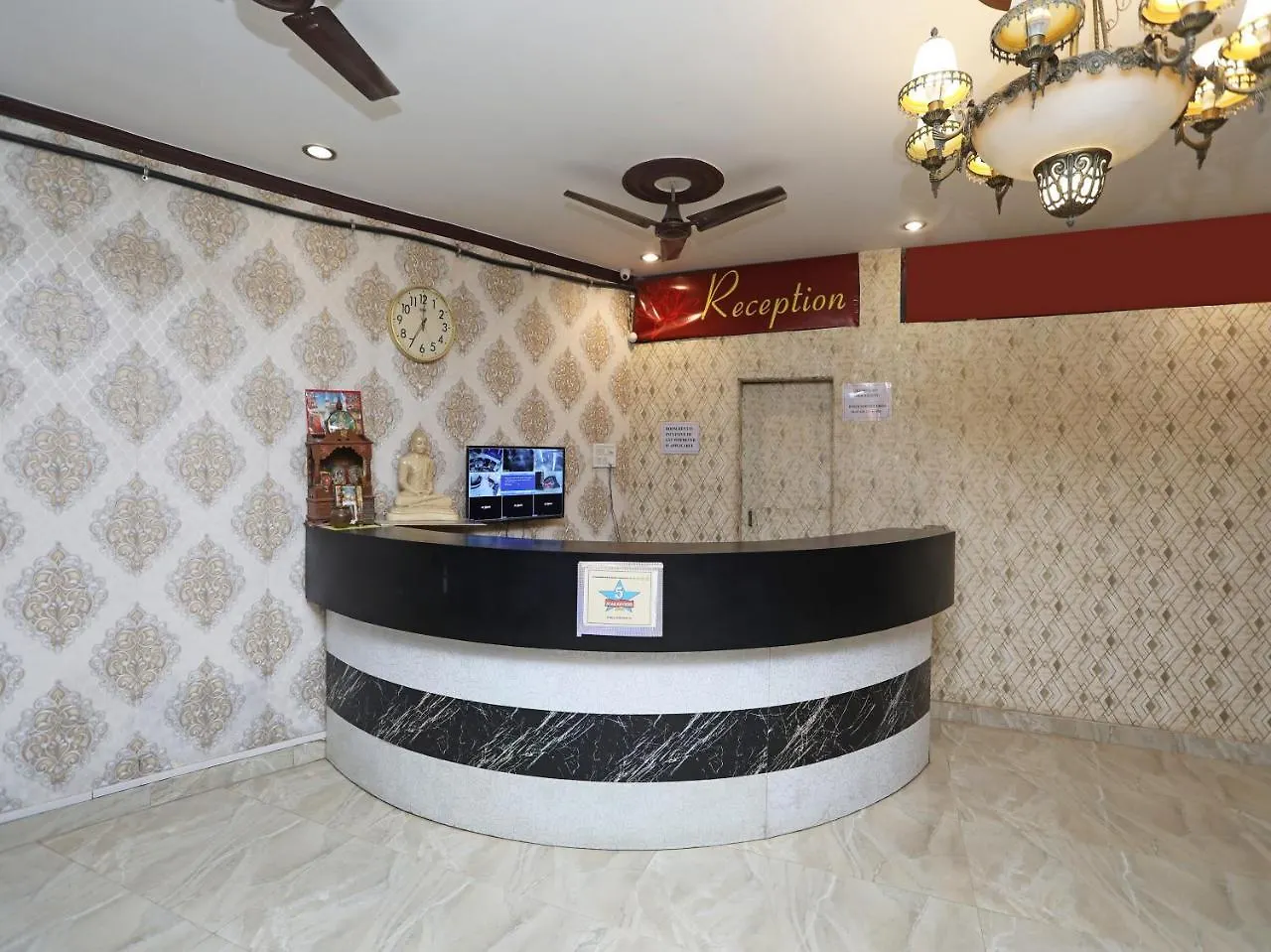 Oyo 15027 Hotel Lotus International Waranasi
