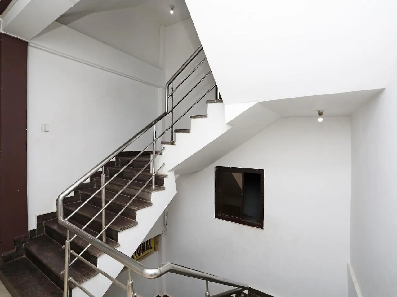 Oyo 15027 Hotel Lotus International Waranasi