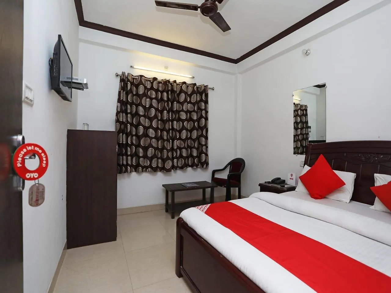 Oyo 15027 Hotel Lotus International Waranasi 3*,  Indie
