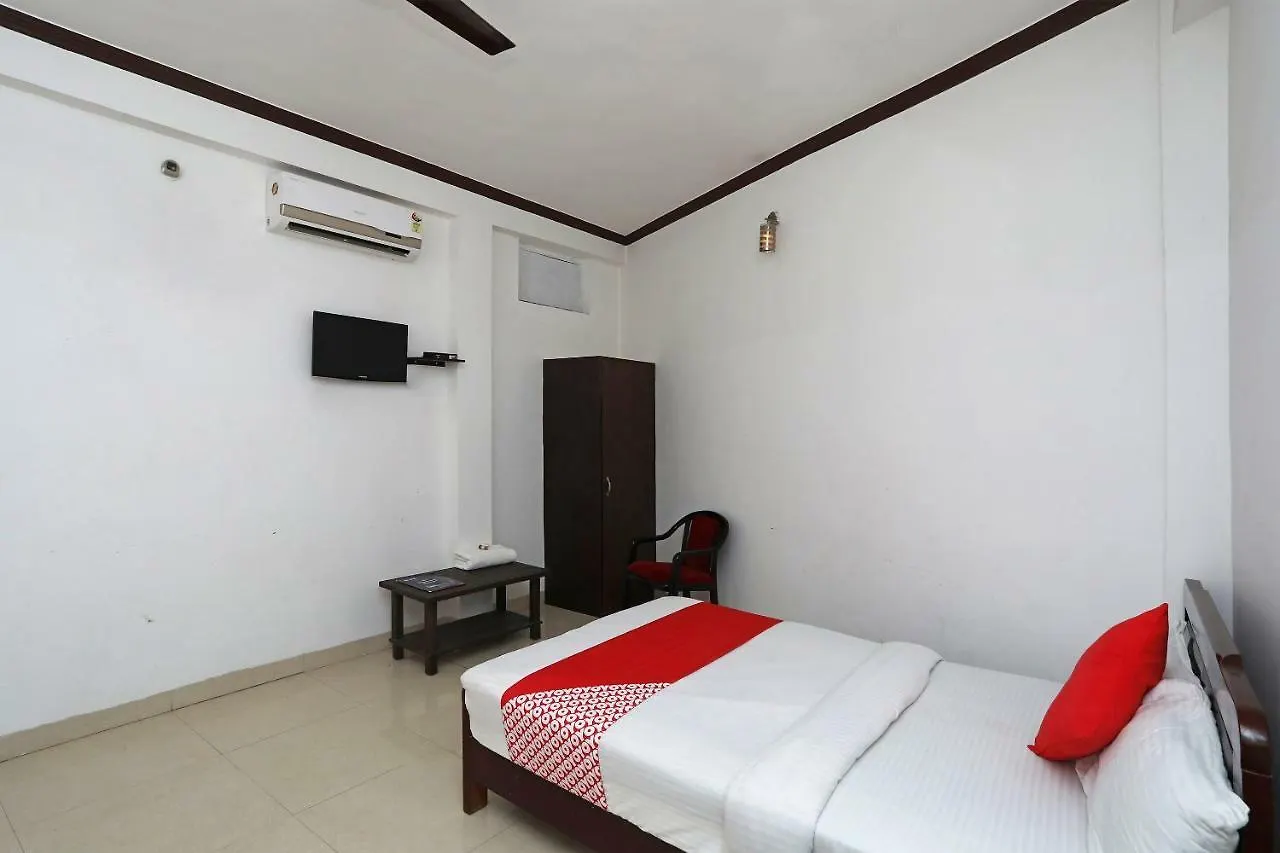 Oyo 15027 Hotel Lotus International Waranasi